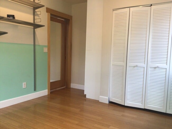 Building Photo - Perfect Entertaining Home!