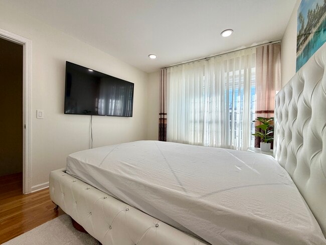 Building Photo - 2350 County Farm Ln