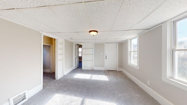 Building Photo - Clark / Fulton Area - 4 Bedroom Single Fam...