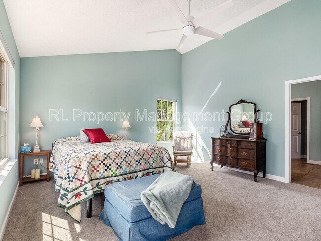 Building Photo - 5551 Ainsley Dr