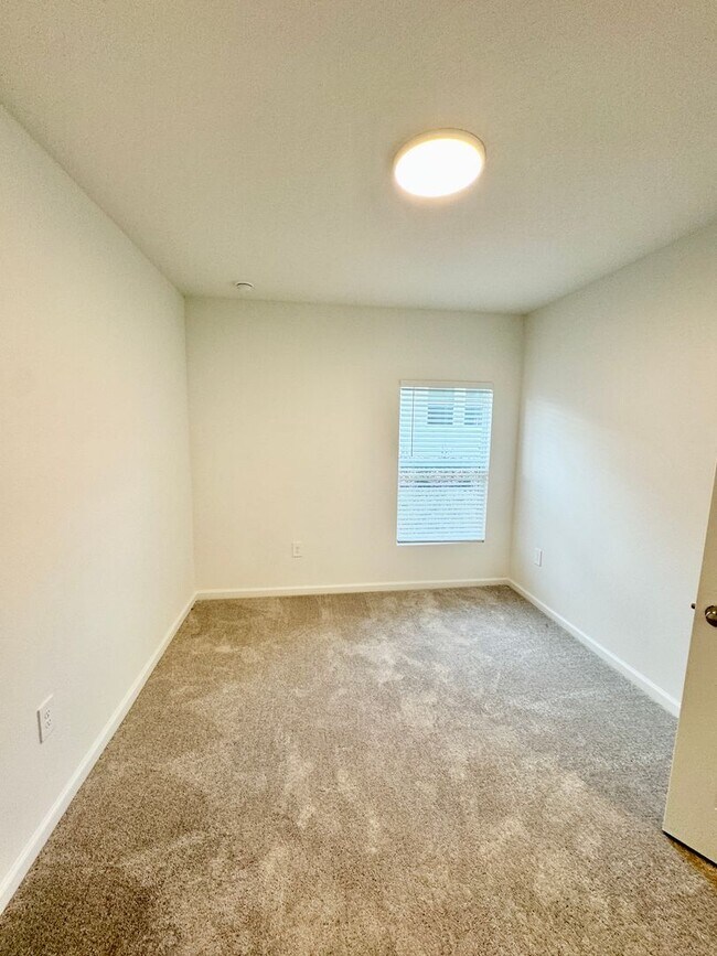 Building Photo - BRAND NEW HOME IN HIDDEN RIDEGE FOR RENT