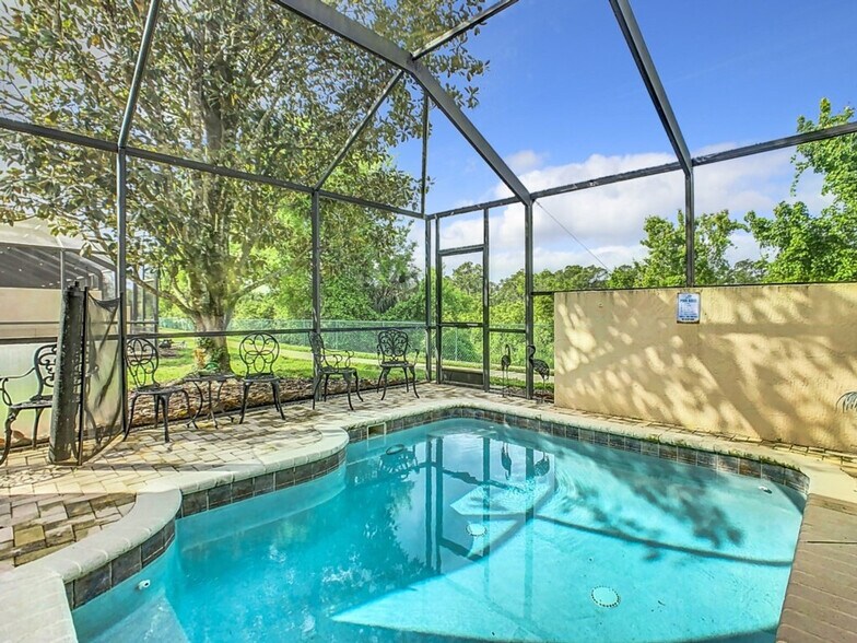 Building Photo - 2314 Silver Palm Dr