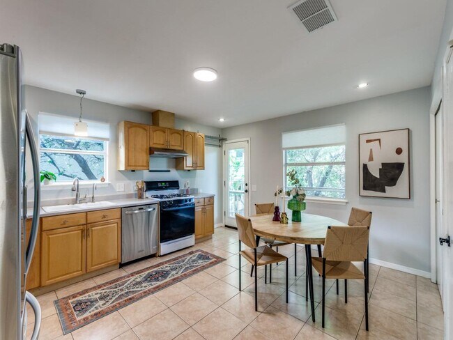 Building Photo - 1705 Adriane Dr