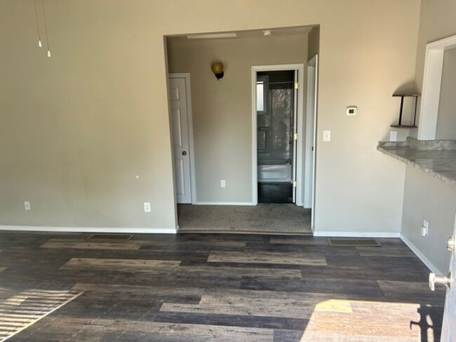Building Photo - Updated 3-Bedroom Home In Great Neighborhood