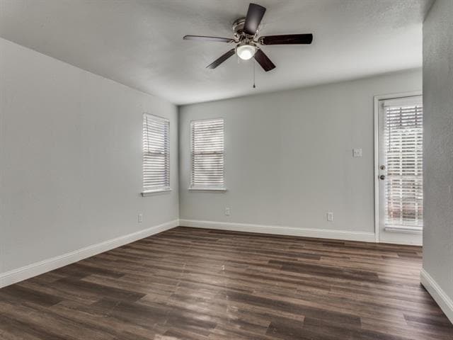 Building Photo - 1404 Ravenwood Dr