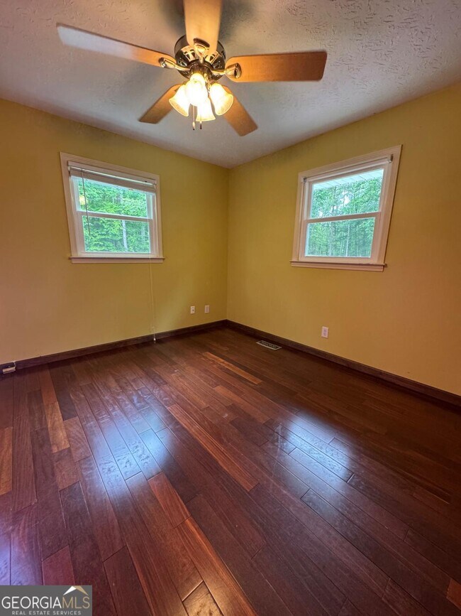 Building Photo - 291 Buckhorn Dr