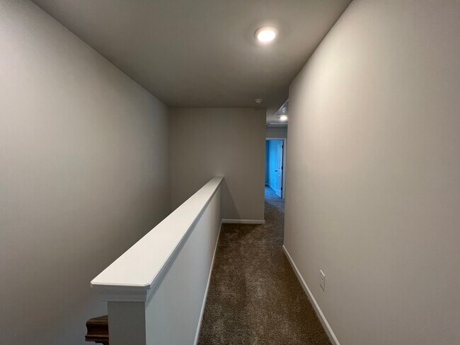 Building Photo - 208 Sagecroft Ln