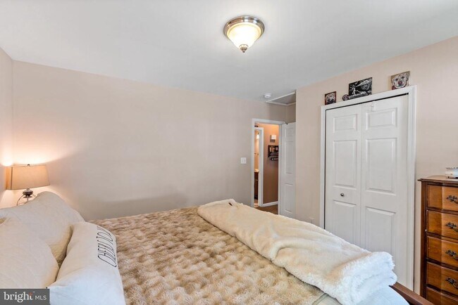 Building Photo - 8805 Rosanne Ct