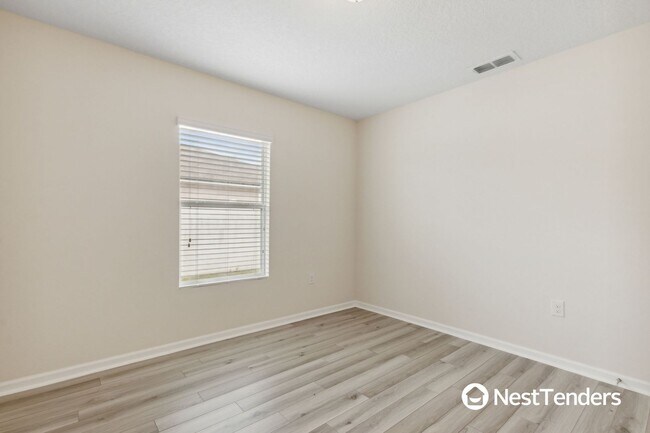 Building Photo - Four Bedroom Just Off Amelia Concourse!