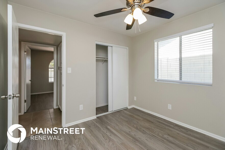 Building Photo - 1509 S Cochise