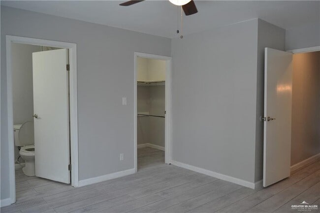 Building Photo - 704 Continental Dr