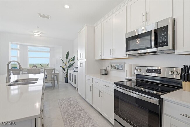 Building Photo - 14161 Heritage Landing Blvd