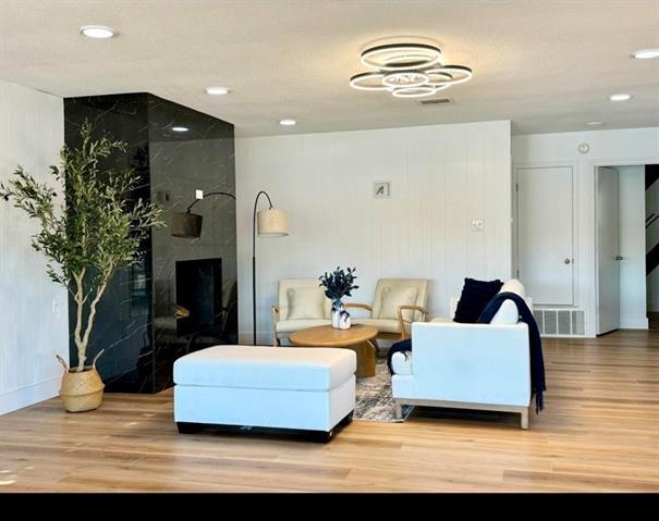 Building Photo - 119 Jeffrey Cir