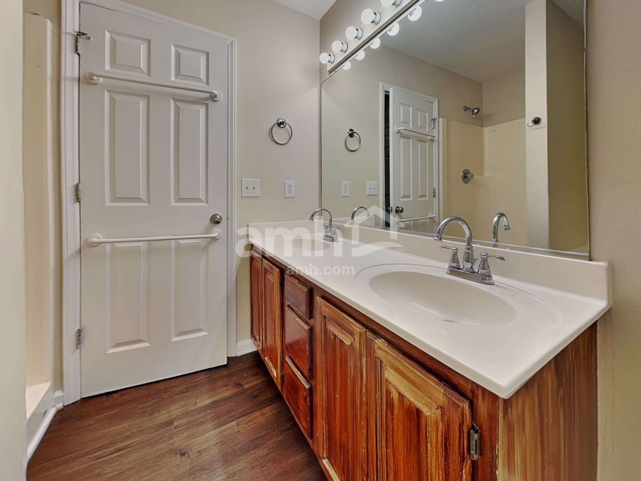 Building Photo - 6112 Glenridge Ct