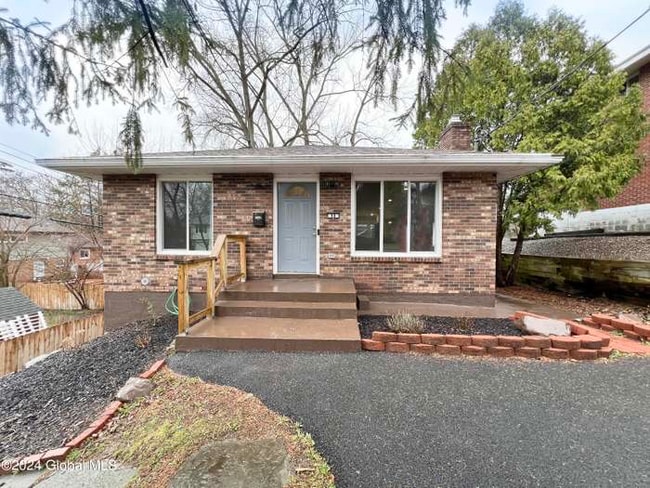 Primary Photo - 98 Ormond St
