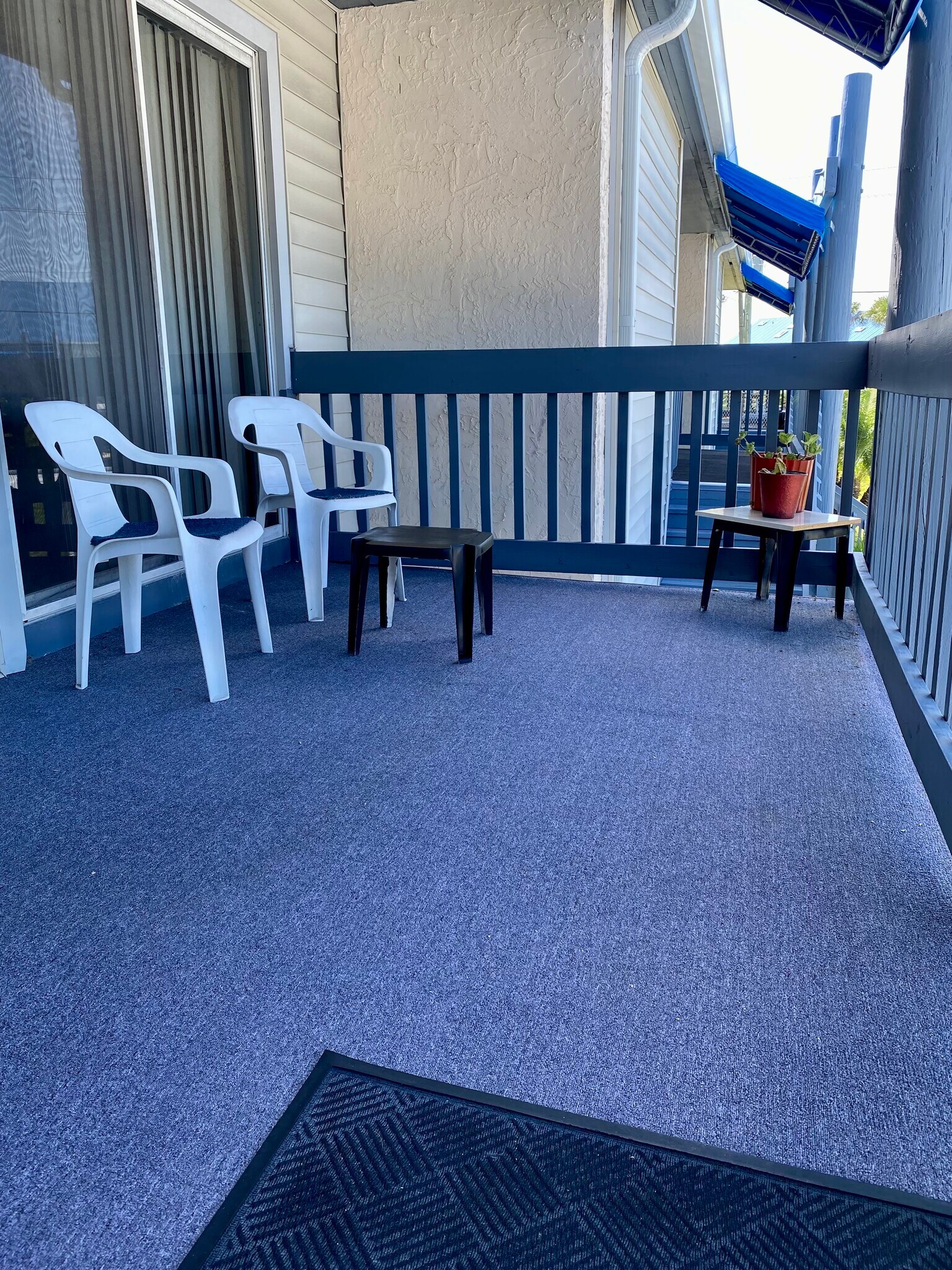 front deck - 1515 NE Beacon Dr