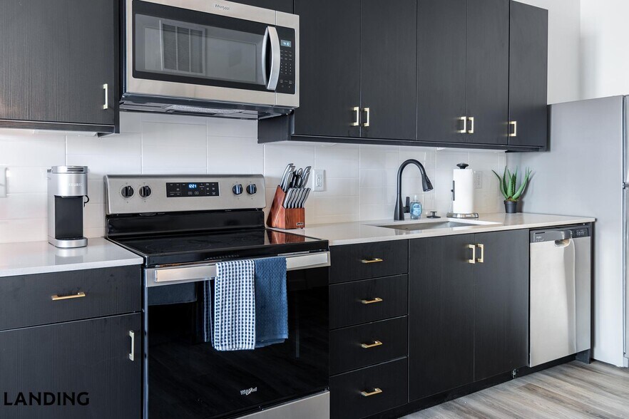 Building Photo - 343 S 400 E