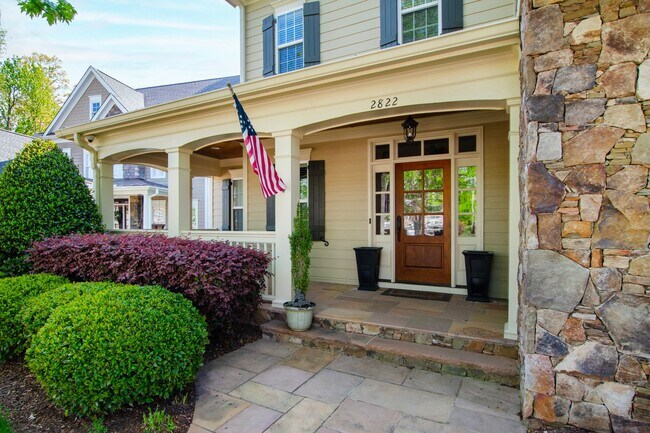 Building Photo - Elegant 5 bedroom home in Bedford!