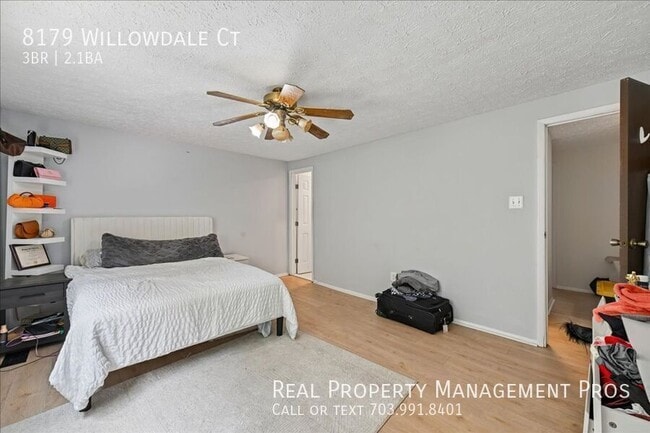Building Photo - 8179 Willowdale Ct