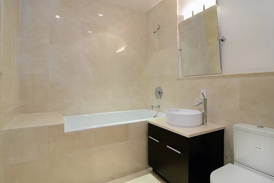 Building Photo - 101 Wall St