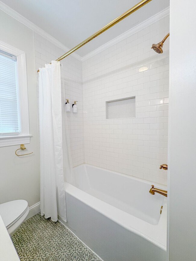 Building Photo - 946 McKimmon Rd