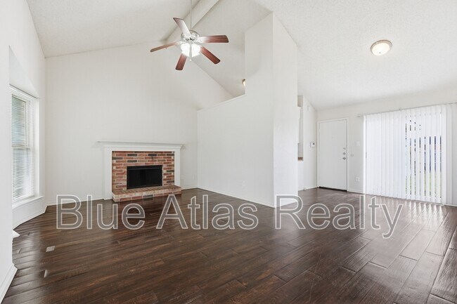 Building Photo - 1612 Hunterwood Dr