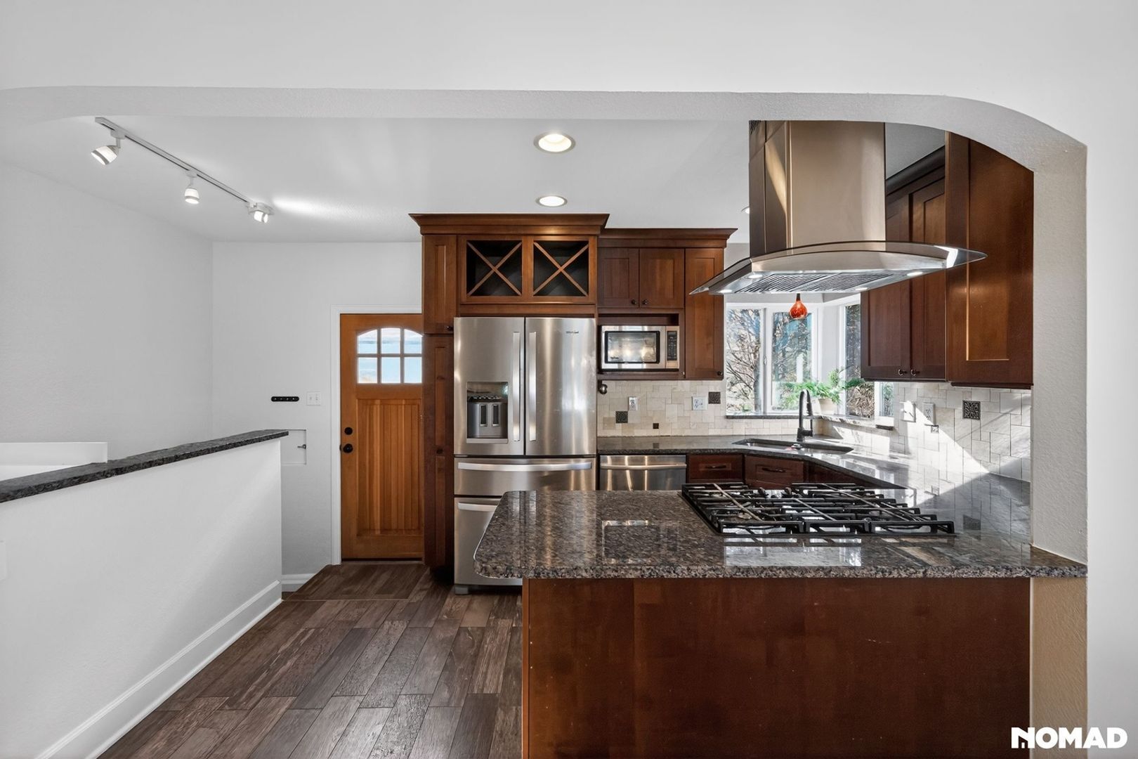 Building Photo - 2650 Cook St