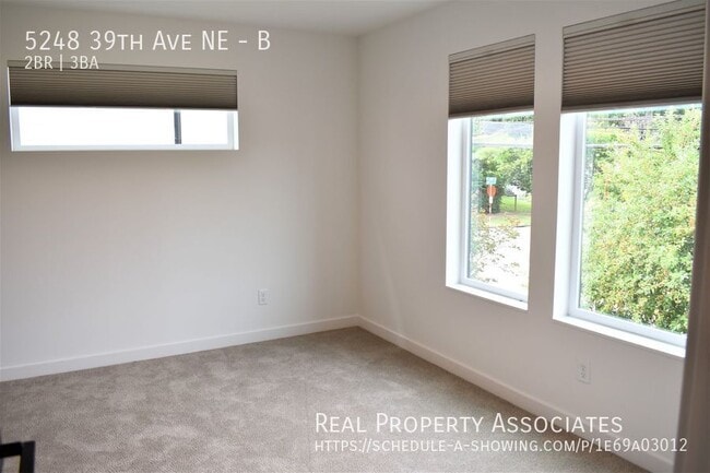 Building Photo - 5248 39th Ave NE