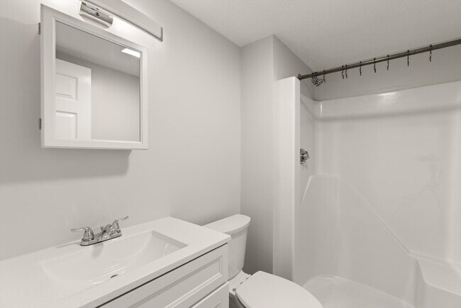 Building Photo - 289 Elm St