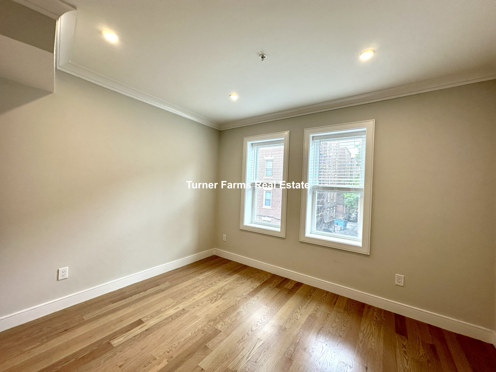 Building Photo - 162 Allston St