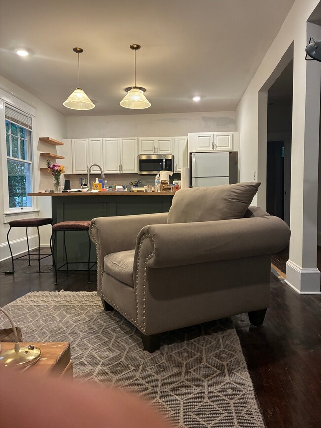 Building Photo - 1401 Grace St