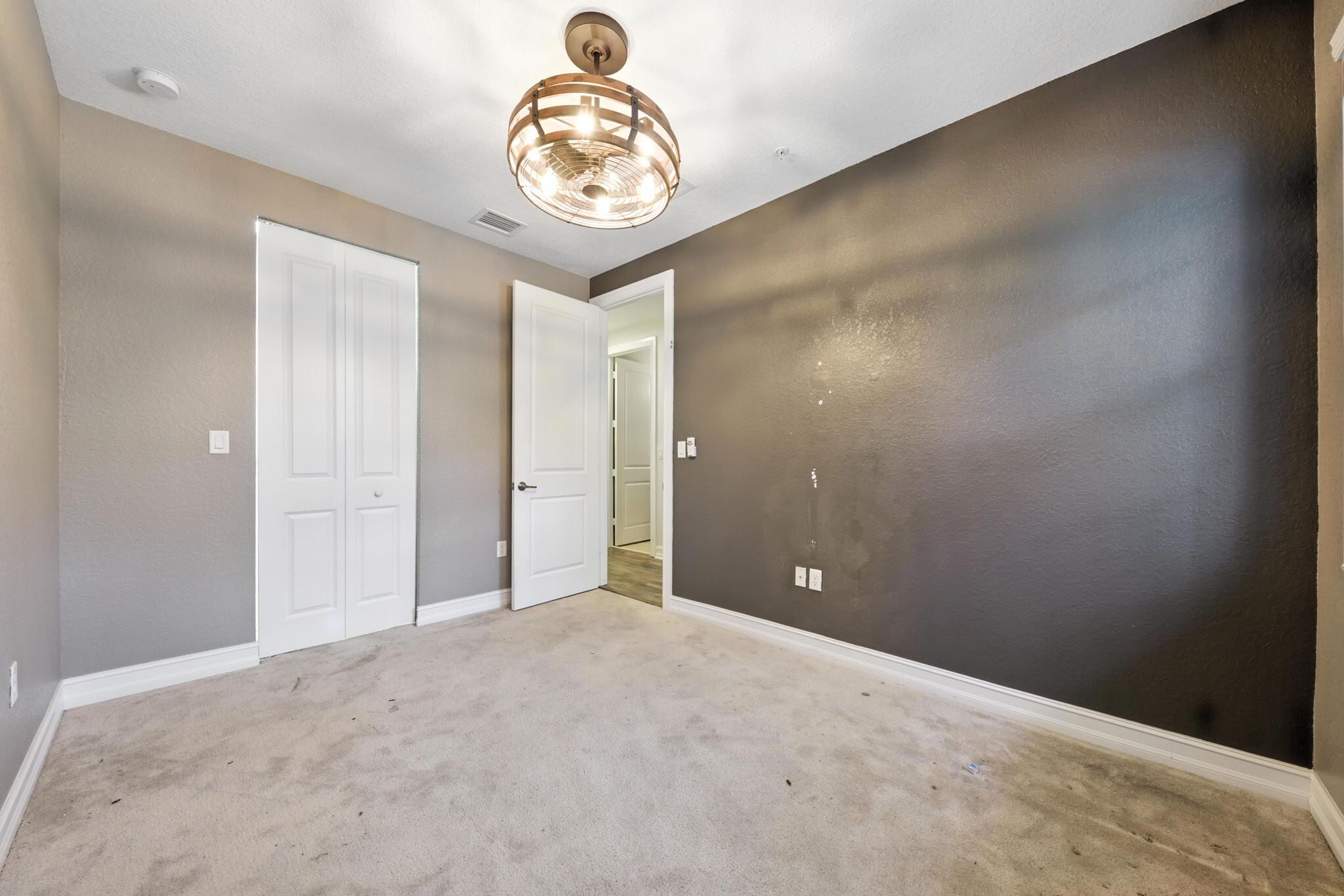 Building Photo - 11514 SW 13th Ct