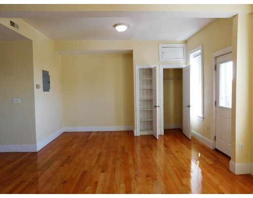 Building Photo - 306 Dudley St
