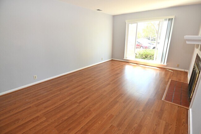 Building Photo - Darling Home 3 bd / 1 ba home near Valley Fair & Santana Row with HUGE backyard