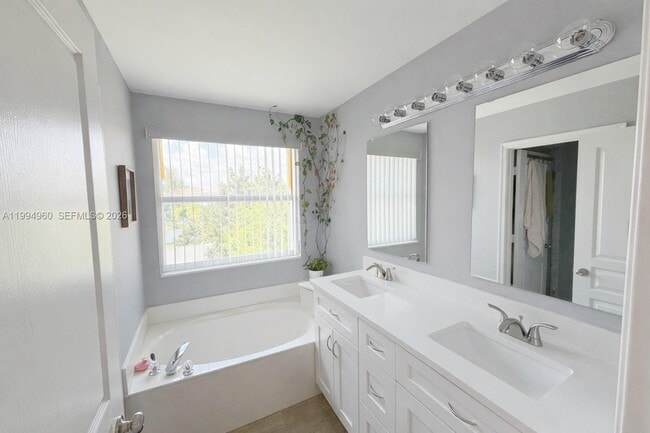 Building Photo - 5005 Northern Lights Dr