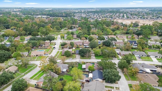 Building Photo - 21518 Greenham Dr