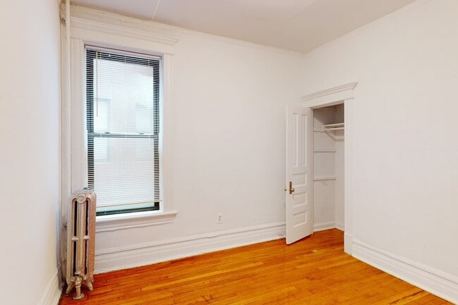 Floorplan - 5401-5403 S. Woodlawn Avenue