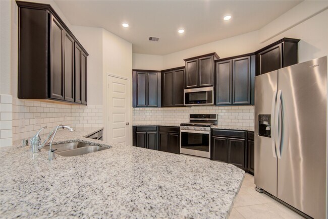 Building Photo - 2425 Temple Crag Dr