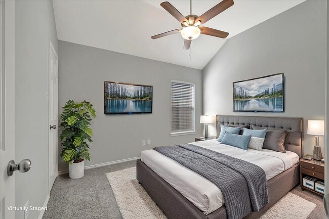 Building Photo - 3915 Summerfield Dr