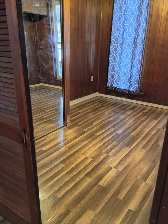 Building Photo - 202 5th Ave