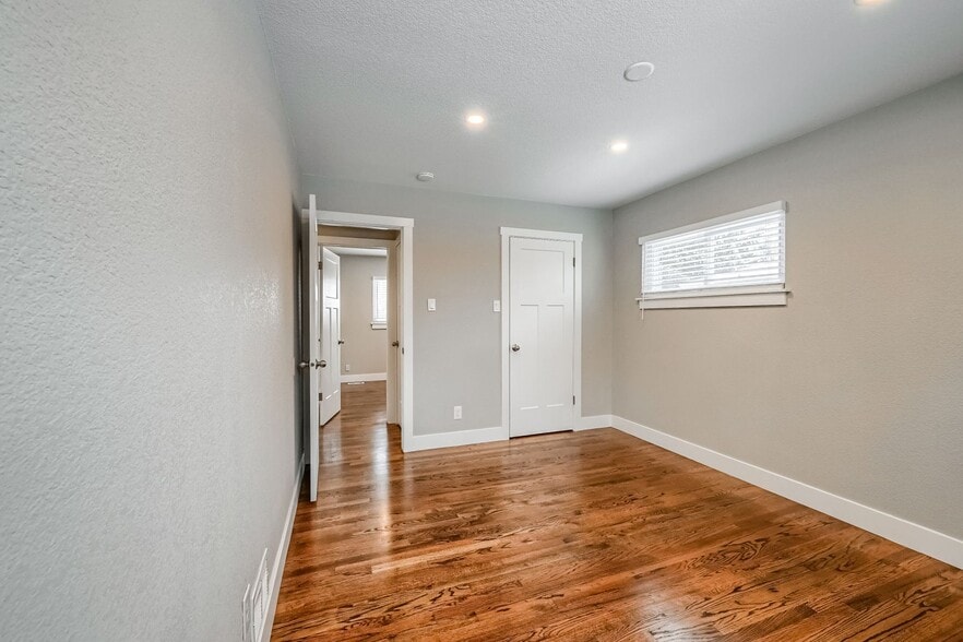 Building Photo - 6358 Brooks Dr