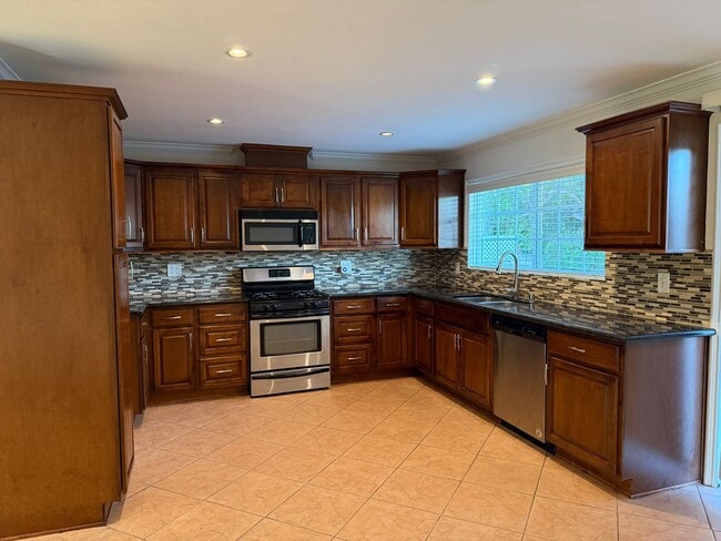 Building Photo - Private HOME 3bed/2 bath + POOL in Woodland Hills! NO OTHER UNIT ON THE PROPERTY!!!!