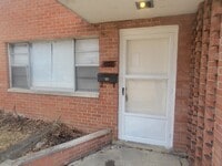 Building Photo - 1262 Zettler Rd