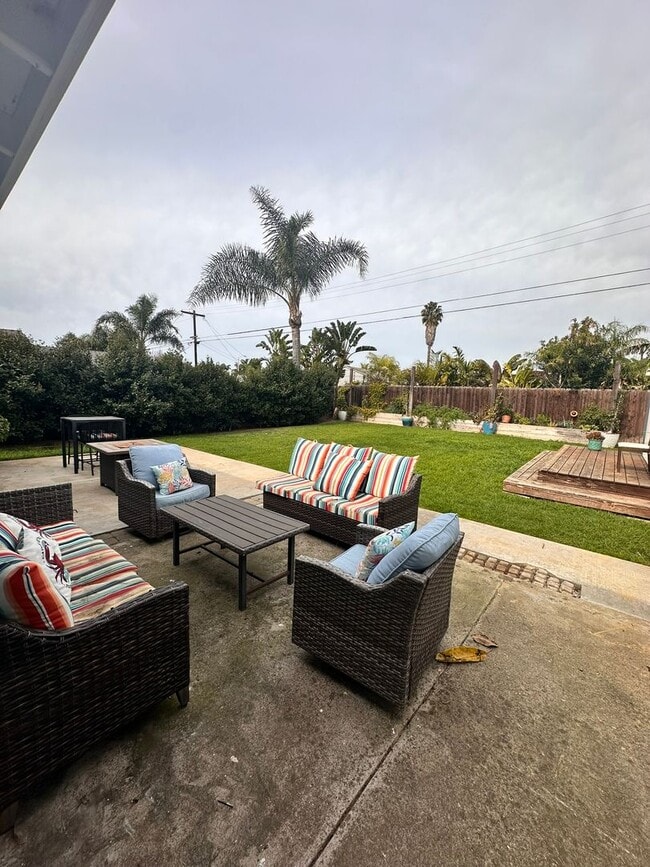 Building Photo - Don't miss out - Single family home close to the beach - LARGE yard, 2 bed 1 bath with bonus studio