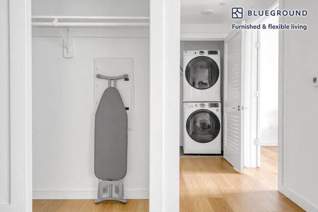 Building Photo - 401 Jackson St