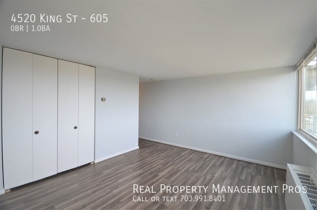 Building Photo - 4520 King St