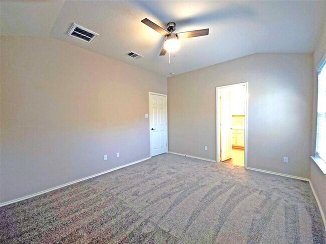 Building Photo - 16100 S Great Oaks Dr