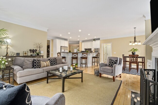 Building Photo - 1015 Crimson Clover Dr