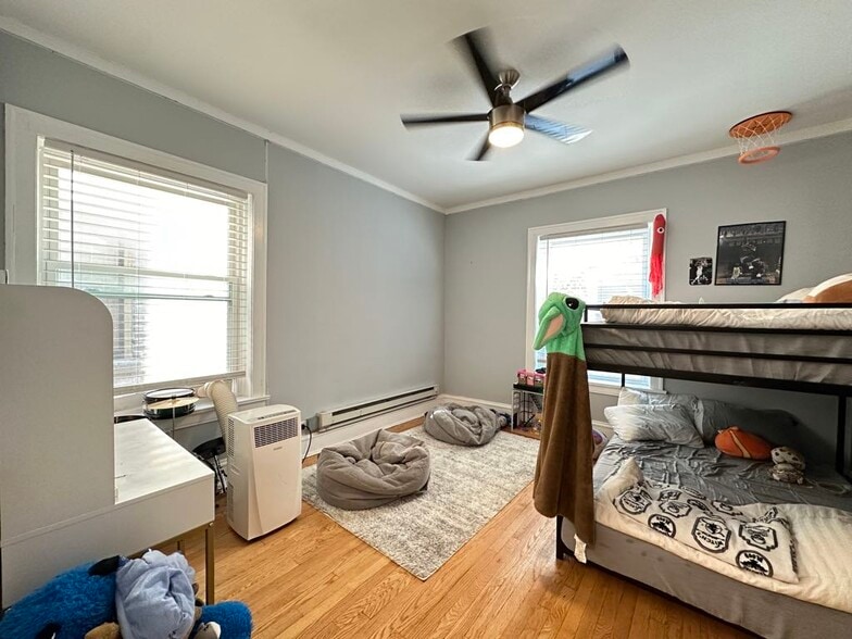 Building Photo - 805 Judson Ave