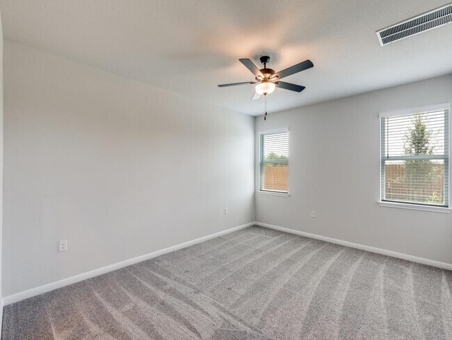 Building Photo - 1529 Purple Martin Dr
